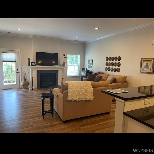 Building Photo - 5281-5287 Chestnut Ridge Rd