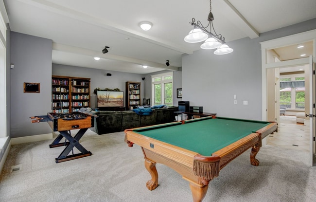 Building Photo - 4 bed/4bath, 5000sqft, adult home? Sober living? Barton Park!