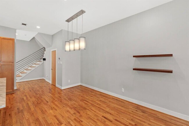 Building Photo - 1410 Knox St