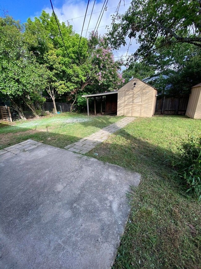 Building Photo - 518 Wigwam Ln