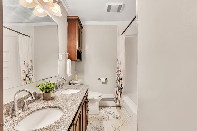 Building Photo - 15 Brookwood Dr