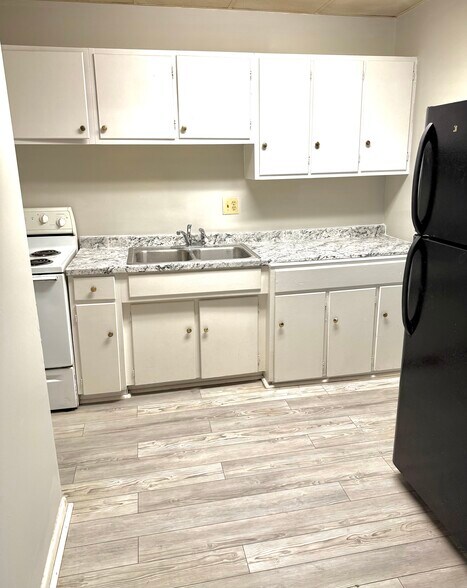 Building Photo - 100 Carter Dr