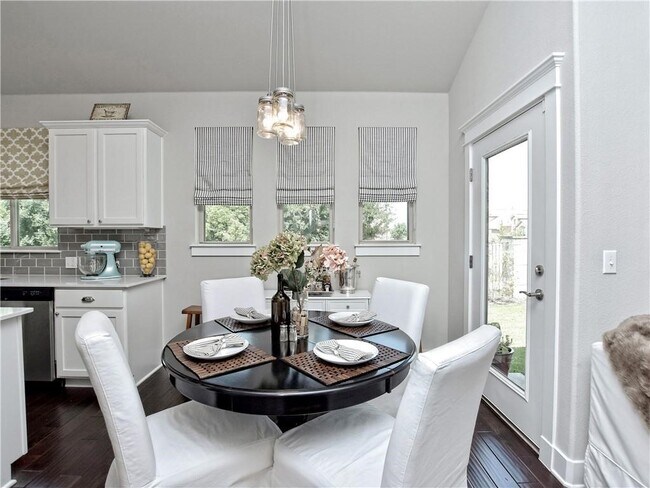 Building Photo - 10911 Rock Island Dr