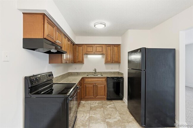 Building Photo - 8188 24 Mile Rd