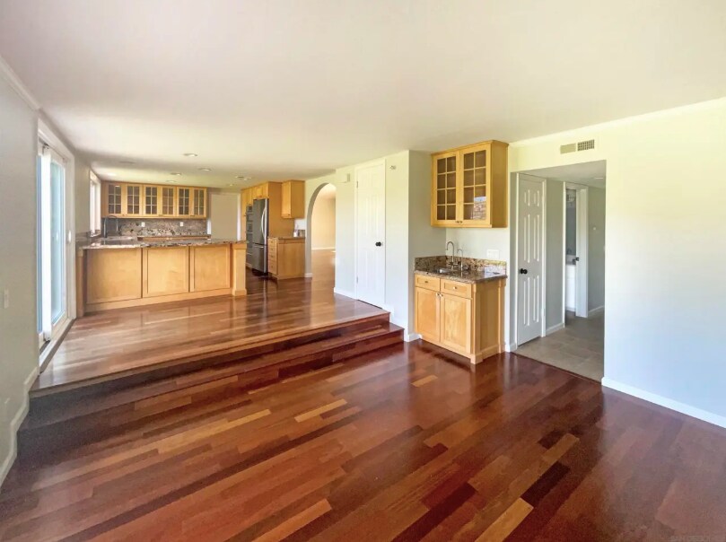 Building Photo - 2644 La Costa Ave