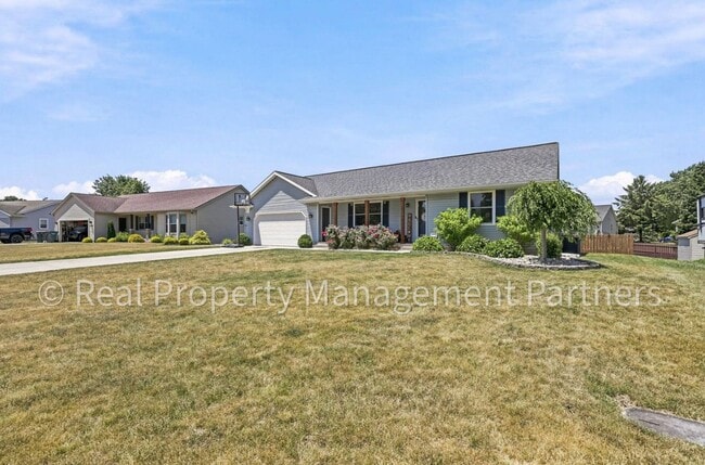 Building Photo - Updated 3-Bed Home with 2-Car Garage and Fenced in Yard on .23+ Acres, Near GVSU