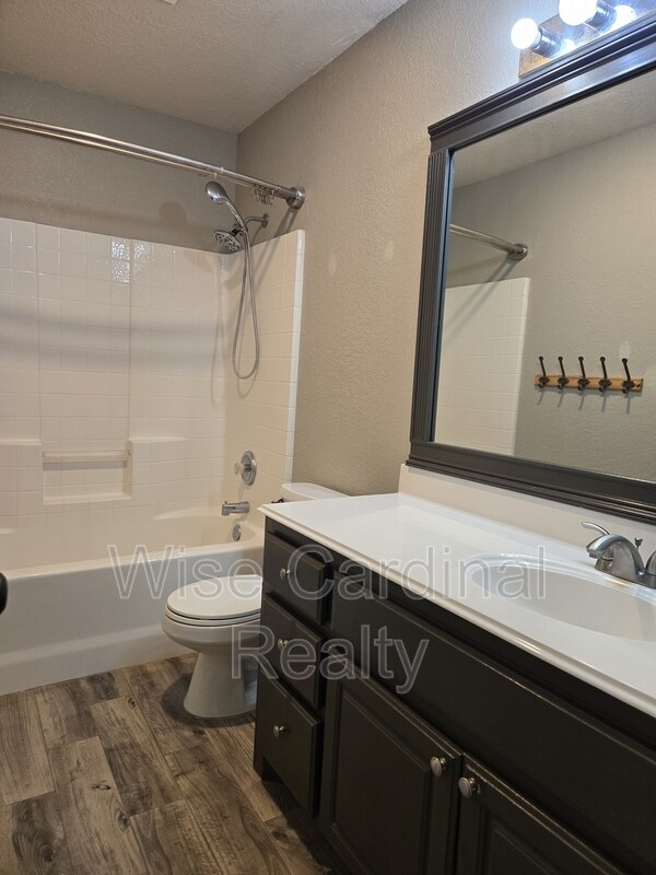 Building Photo - 4924 Harvard Dr