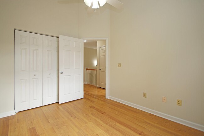 Building Photo - 2411 Avonlea Ln