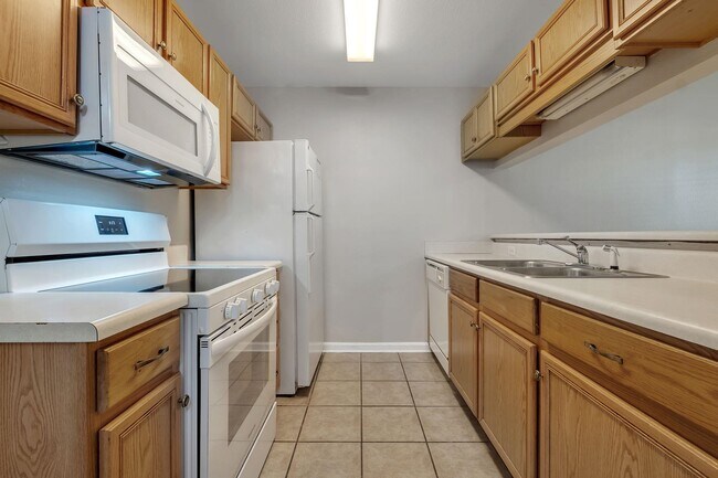Building Photo - 2738 W Tharpe St