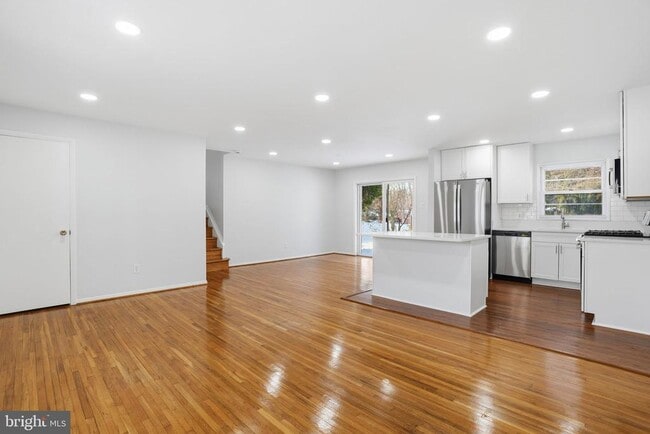 Building Photo - 6427 Pima St