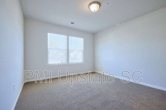 Building Photo - 405 Mariene Dr