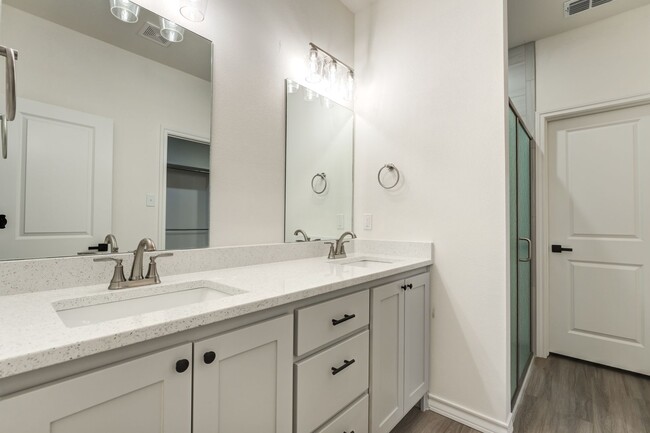 Building Photo - AVAILABLE FOR PRELEASE - 3 Bedroom Townhome in Escondido - Frenship ISD