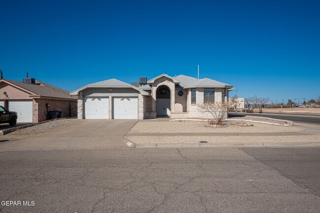 Building Photo - 11241 Beach Front Dr