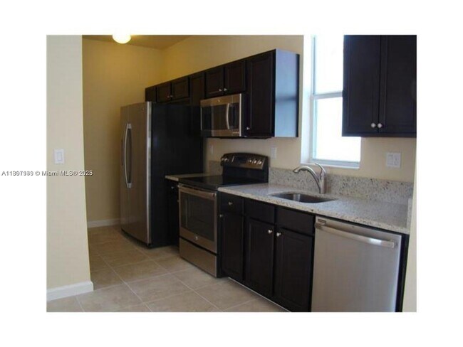 Building Photo - 17120 SW 95th Terrace