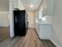 Building Photo - Pet Friendly Unit within Gated Community in North Park! COMPLIMENTARY Laundry! Street Parking Only!