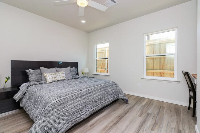 Building Photo - Tower View Contemporary Flats - Single Story