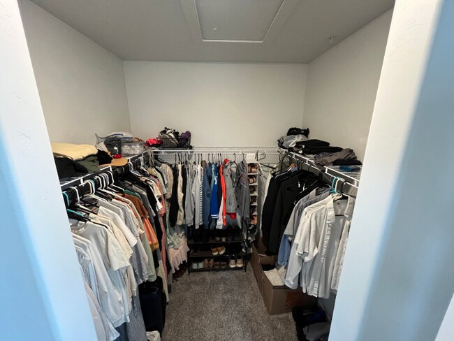 Building Photo - 927 W Coral Charm Wy