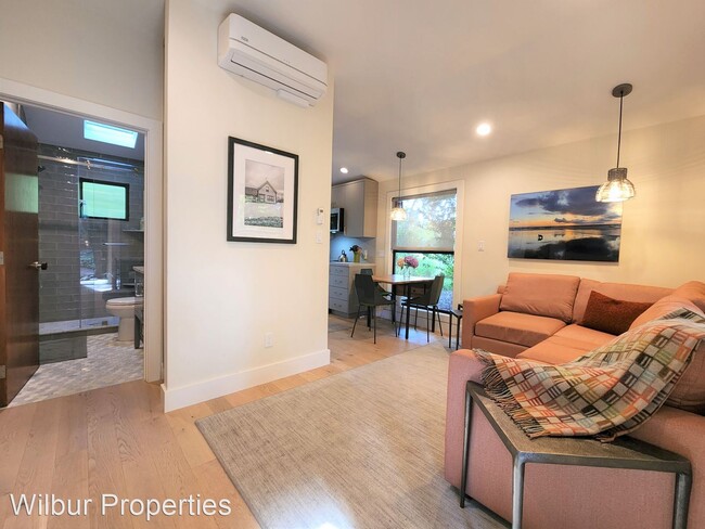 Building Photo - 1 br, 1 bath House - 73A Parkwood Dr.