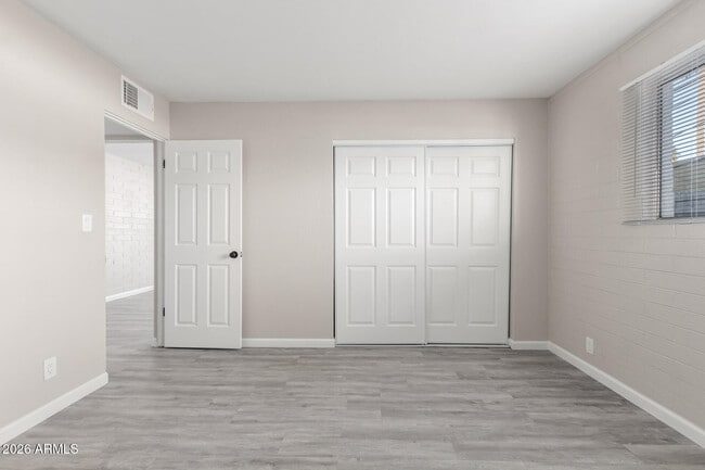 Building Photo - 405 S Priest Dr