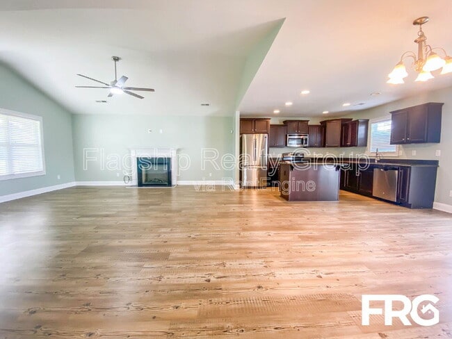 Building Photo - 203 Carew Dr