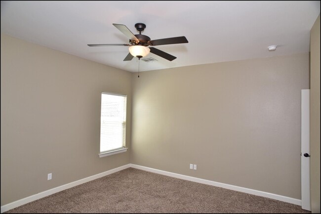 Building Photo - 3744 Loma Adriana