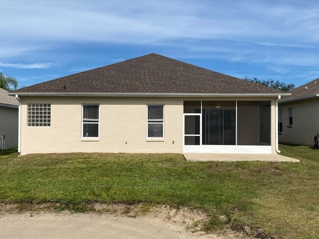 Building Photo - ANNUAL Lease – Unfurnished – Golf Course L...