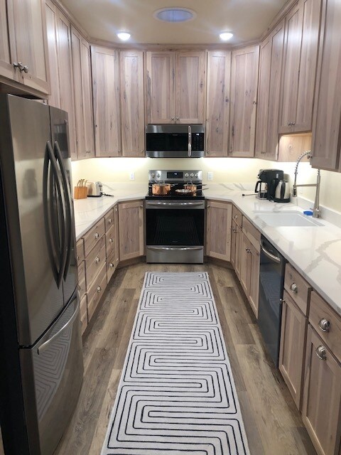 Building Photo - 228 Trails End