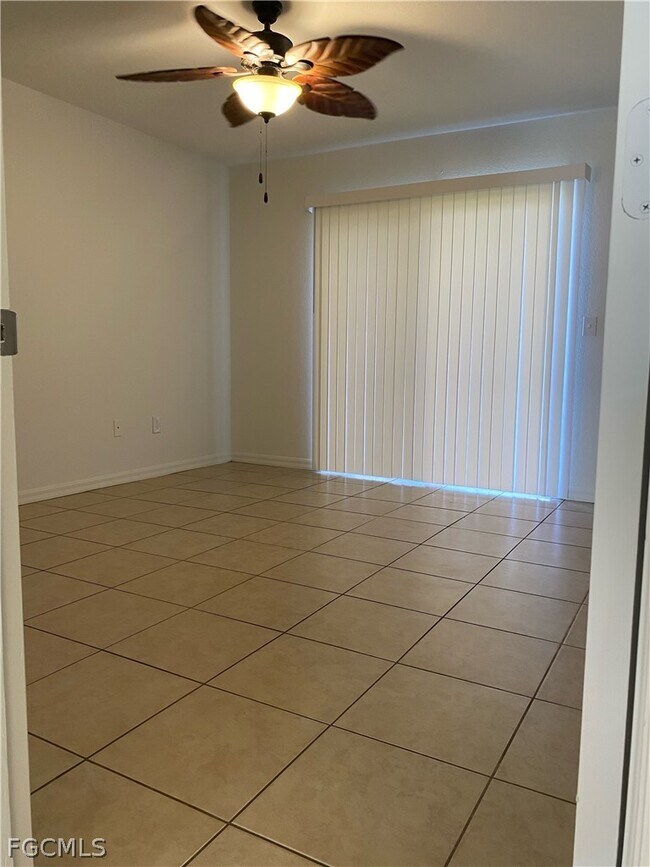 Building Photo - 1029 SE 11th St