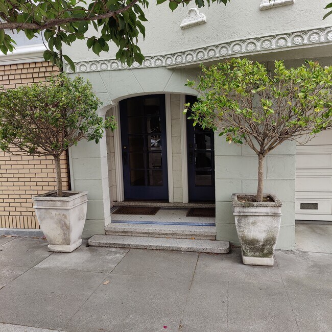 Entry - 35 Cervantes Blvd