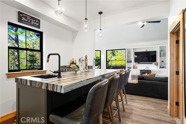 Building Photo - 595 Waterford Ave