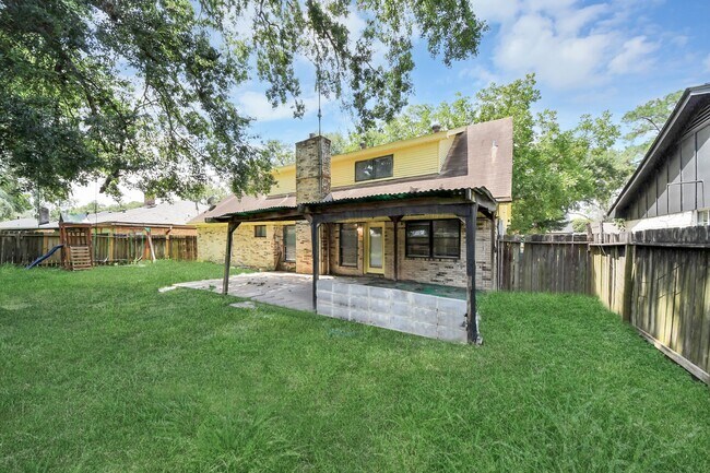 Building Photo - 9131 Rentur Dr