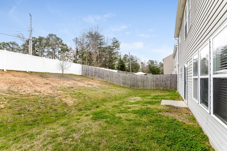 Building Photo - 1506 Bray Dr