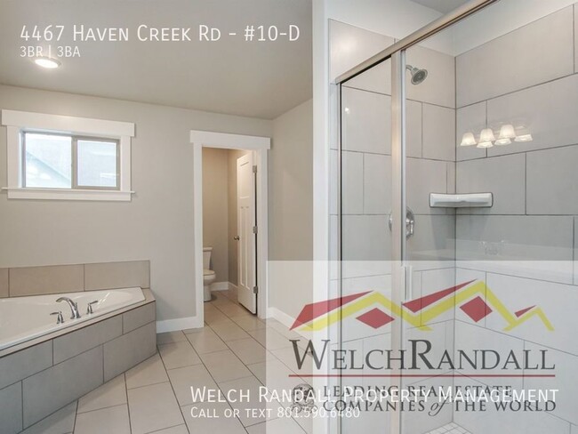 Building Photo - Spacious Townhome in West Haven