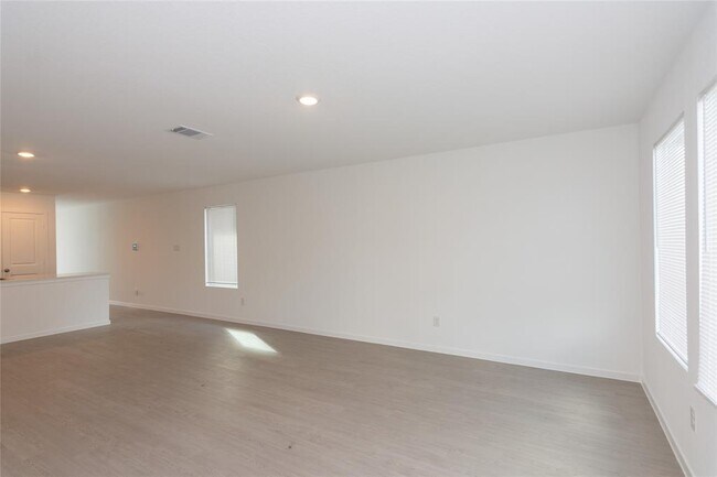 Building Photo - 137 Star Packer Ln