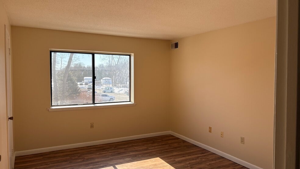 Building Photo - 2310 Harbor View Dr