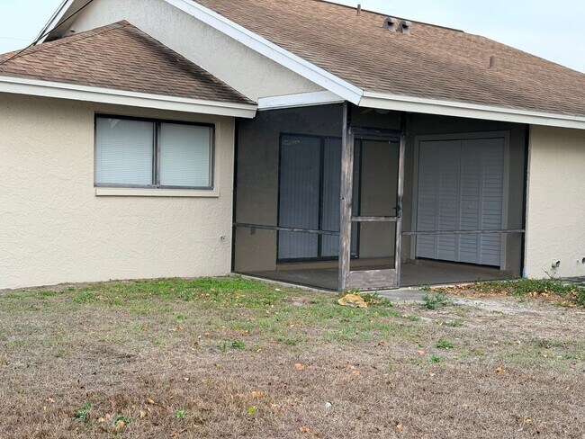 Building Photo - 2 Bed/1 bath Centrally Located~