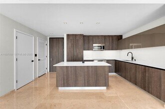 Building Photo - 88 SW 7th St