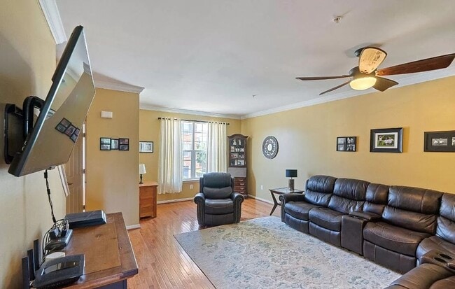 Building Photo - End Unit townhouse w/bump out in Ballenger Creek ready for you mid May!