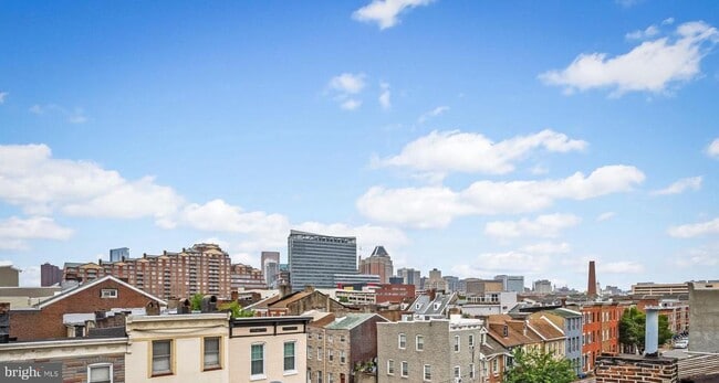 Building Photo - 307 S Exeter St