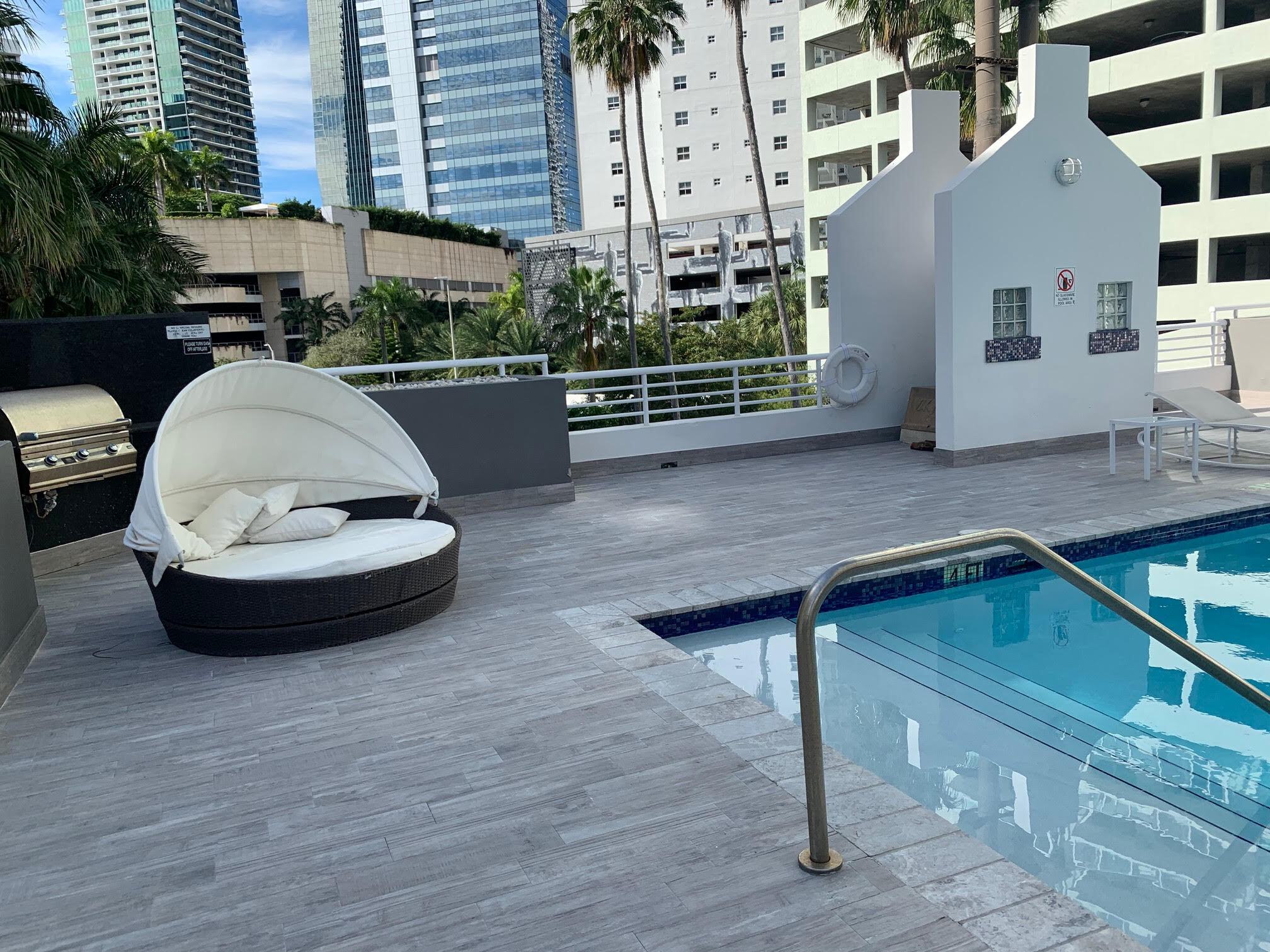 Building Photo - 1402 Brickell Bay Dr