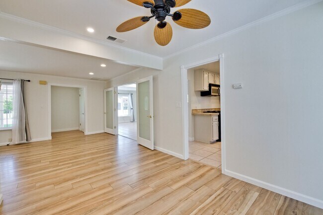 Building Photo - Single Story Gem in Saratoga! Quaint 3 BR 1.5 BA Home Ready for Occupancy with all new Air Condit...