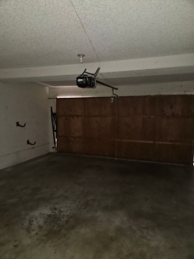 Building Photo - Light and Bright North Park 2 Bedroom Condo