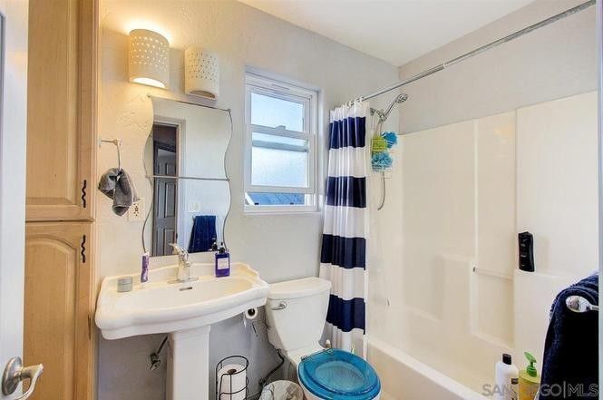 Building Photo - 5038 Savannah St