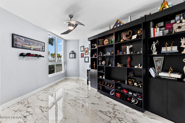 Building Photo - 241 Riverside Dr