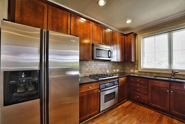 Building Photo - 307 Le Gran Bend