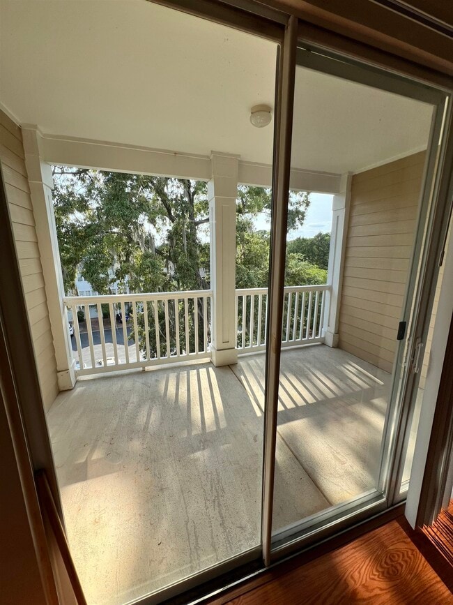 Building Photo - 2801 Chancellorsville Dr