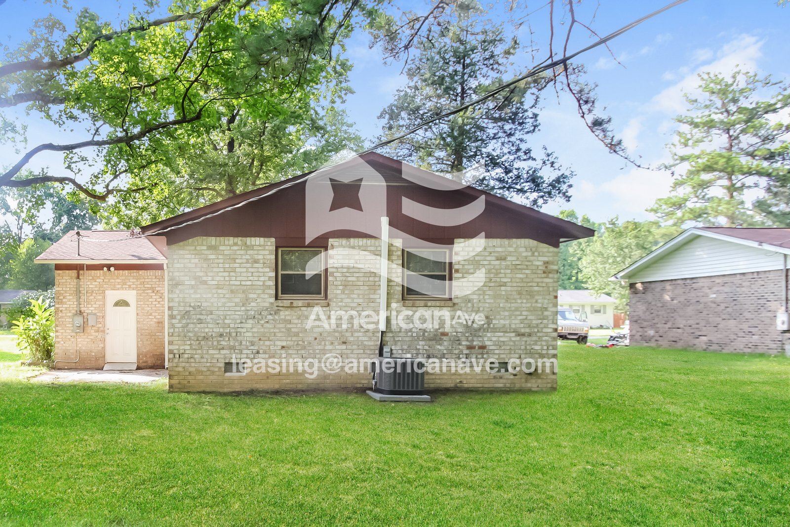 Building Photo - 517 Riverside Ln