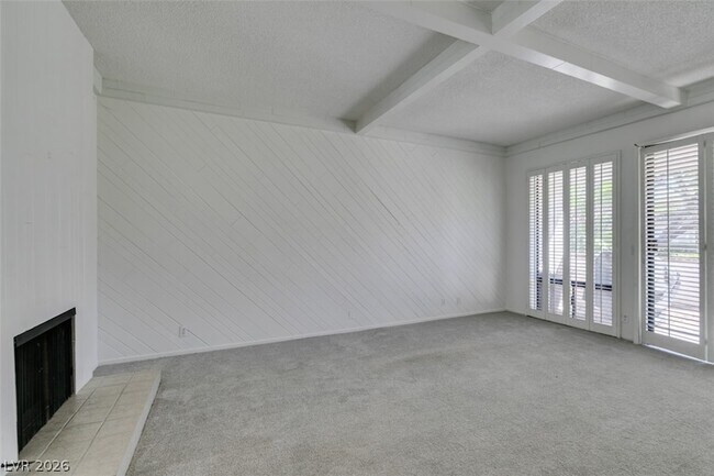 Building Photo - 3452 Pino Cir