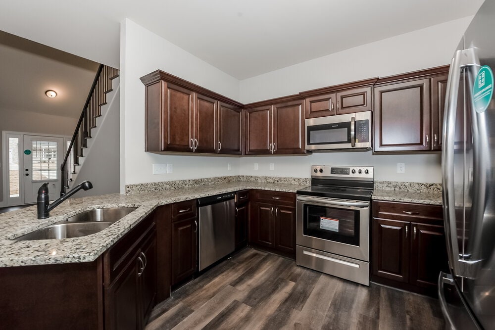 Building Photo - 1153 Pebble Ridge Dr