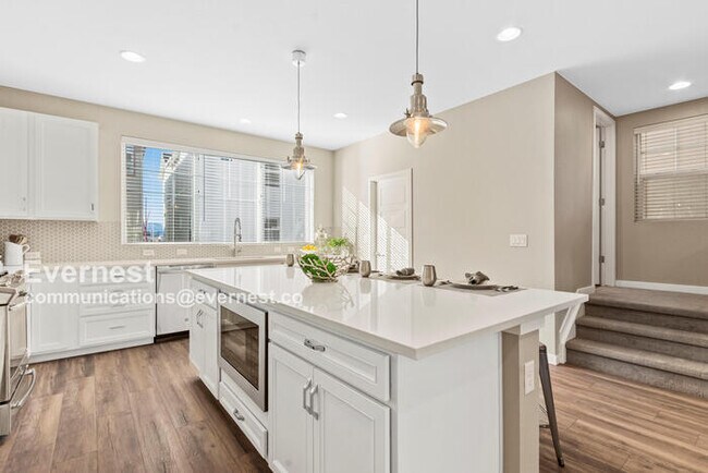 Building Photo - 8970 Southurst St